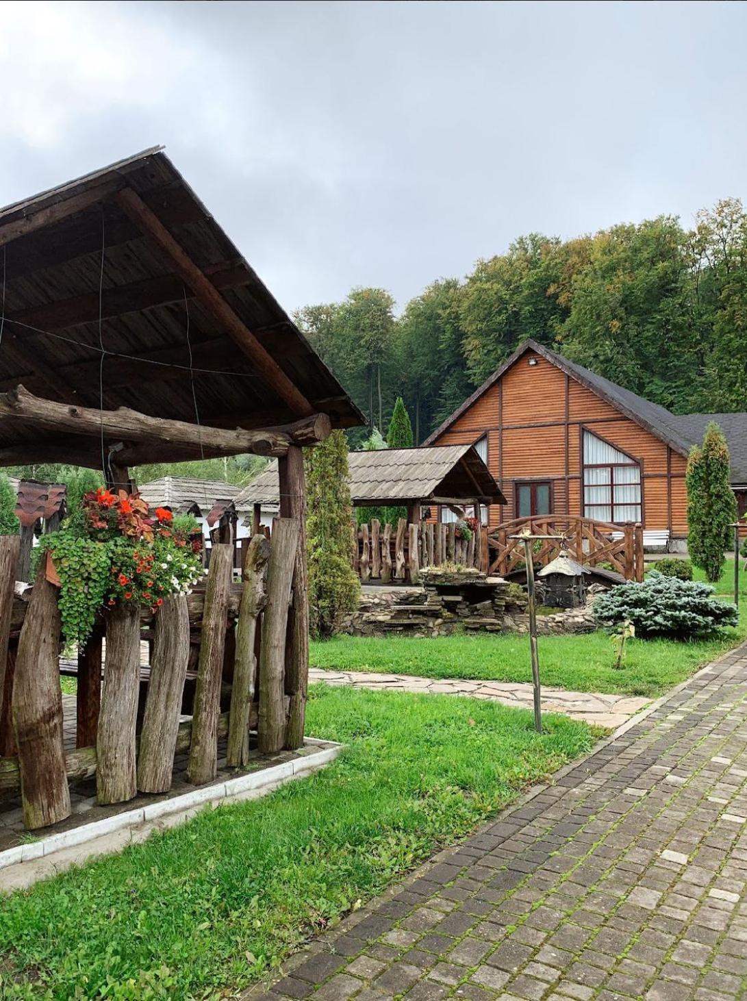Hotel Orlyne Gnizdo Černovice Exteriér fotografie