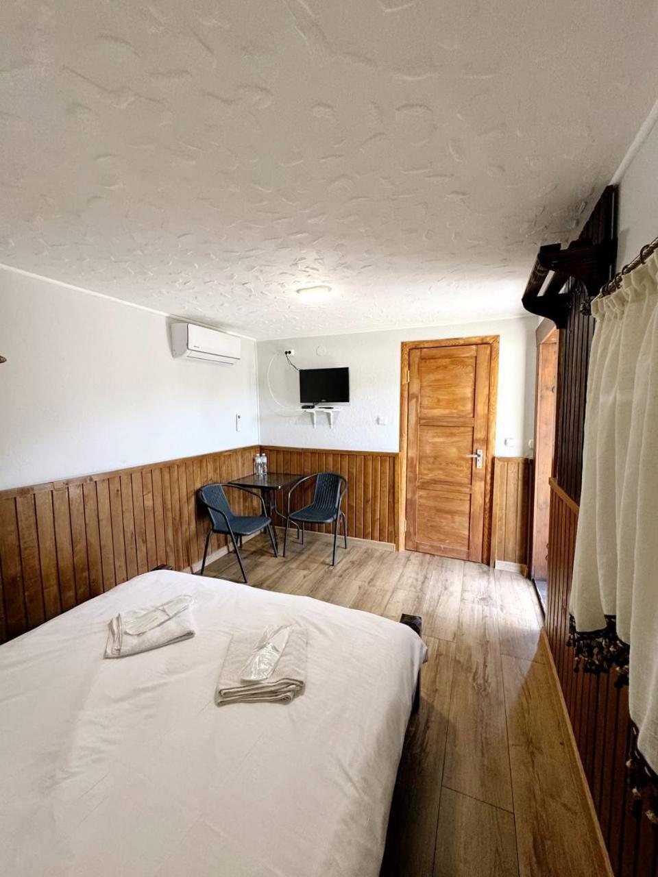 Hotel Orlyne Gnizdo Černovice Pokoj fotografie